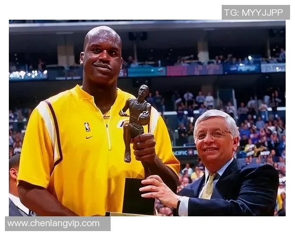 足球明星奥尼尔的传奇人生与场上精彩瞬间回顾