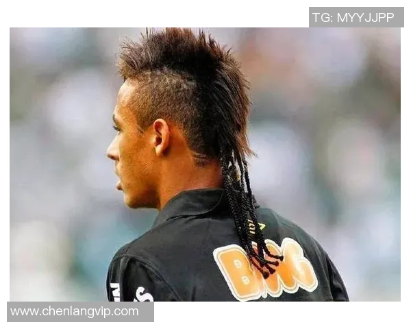 足球明星爆炸发型女生的时尚魅力与个性风格全解析